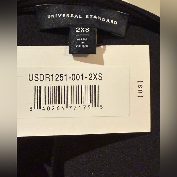 NWT - Universal Standard Plunge Neck Twist Midi Dress in Black Size Medium - Picture 6 of 7